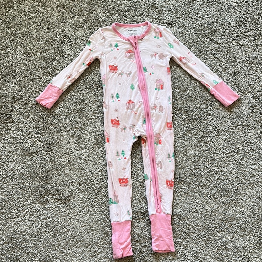 Angel Dear bamboo Zippie. Size 12-18 months. EUC. Gingerbread house print.